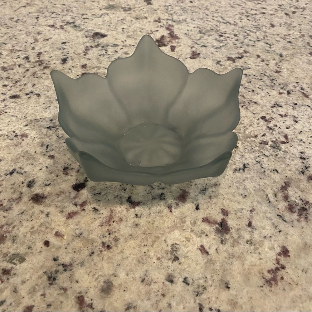 Vintage Viking Glass Frosted Satin Teaberry Epic Lotus Blossom Bowl